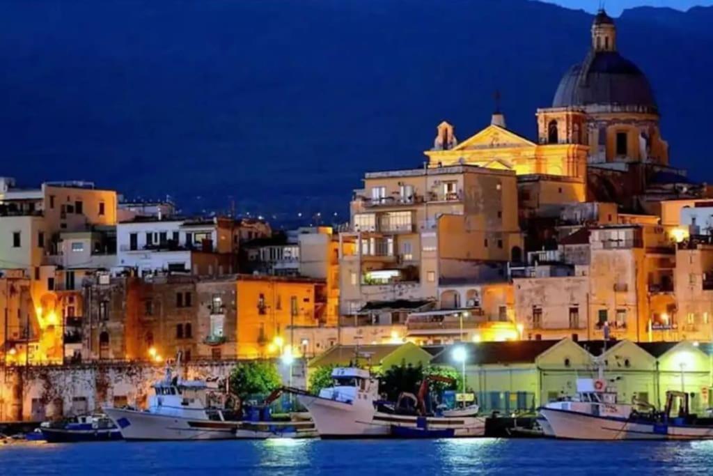 Una Terrazza In Piazza Торре-Аннунциата Экстерьер фото